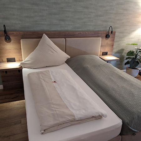 PaGa - Parkgaststaette Hotell Ehrenburg Exteriör bild