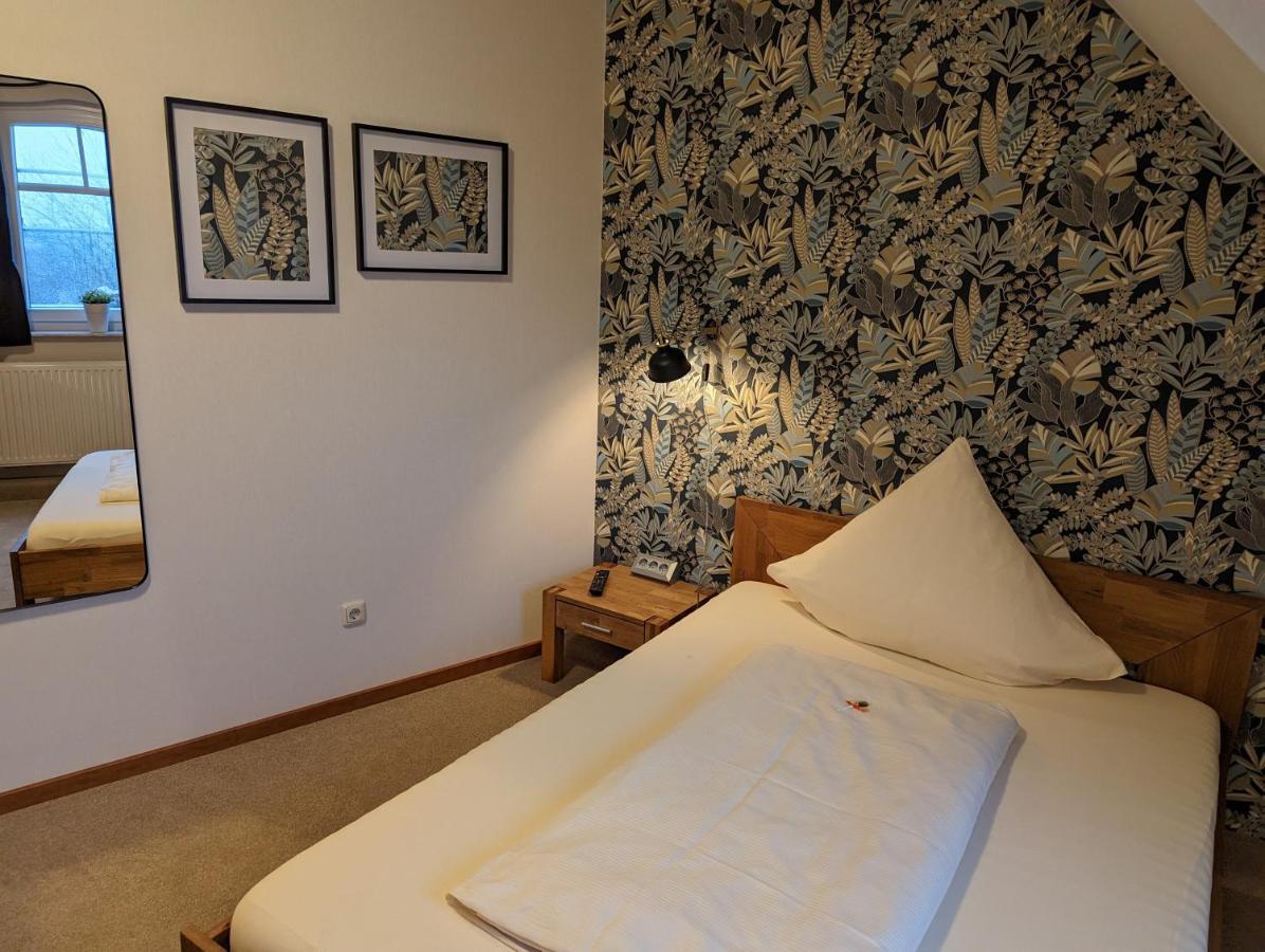 PaGa - Parkgaststaette Hotell Ehrenburg Exteriör bild