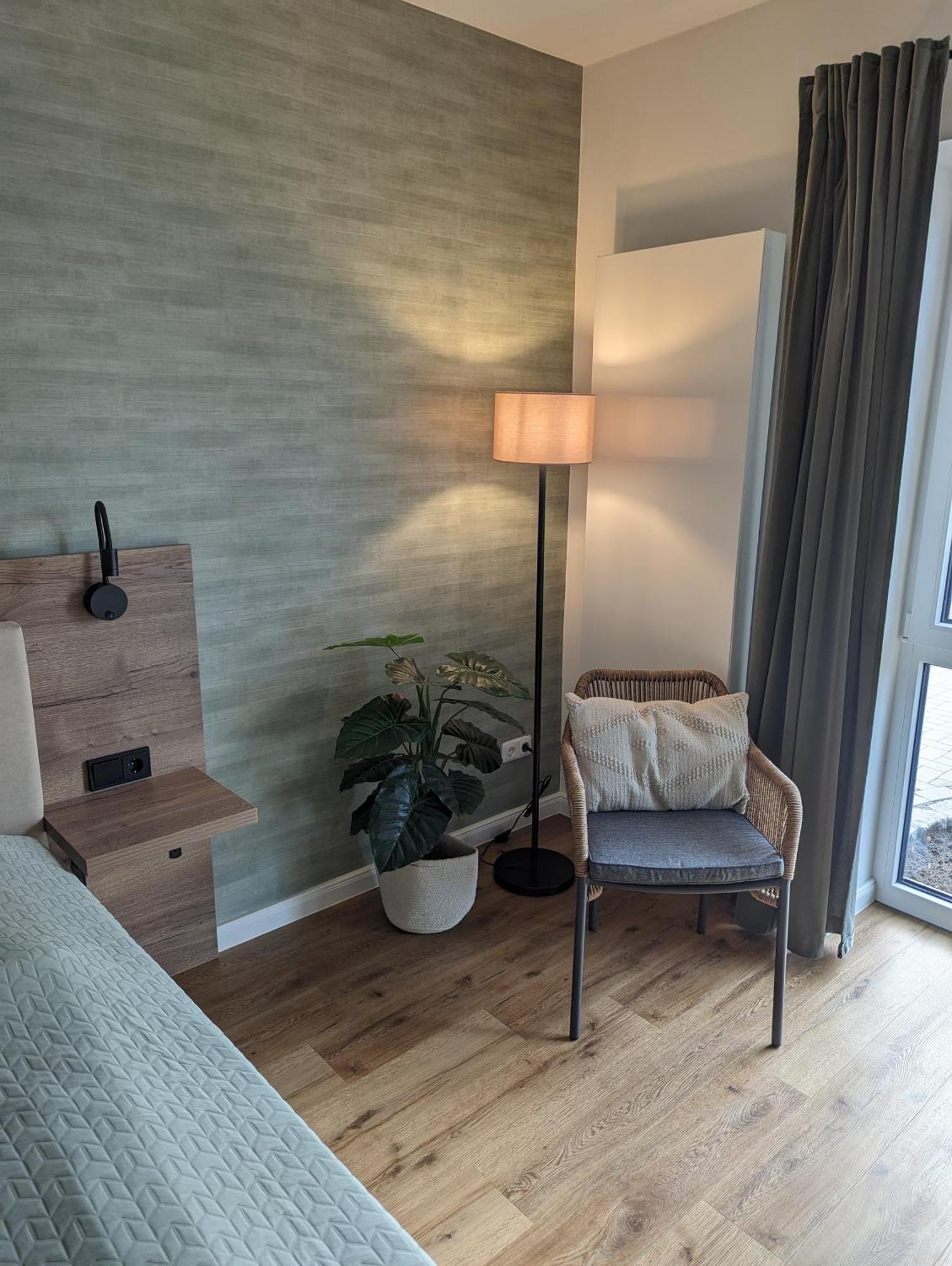 PaGa - Parkgaststaette Hotell Ehrenburg Exteriör bild
